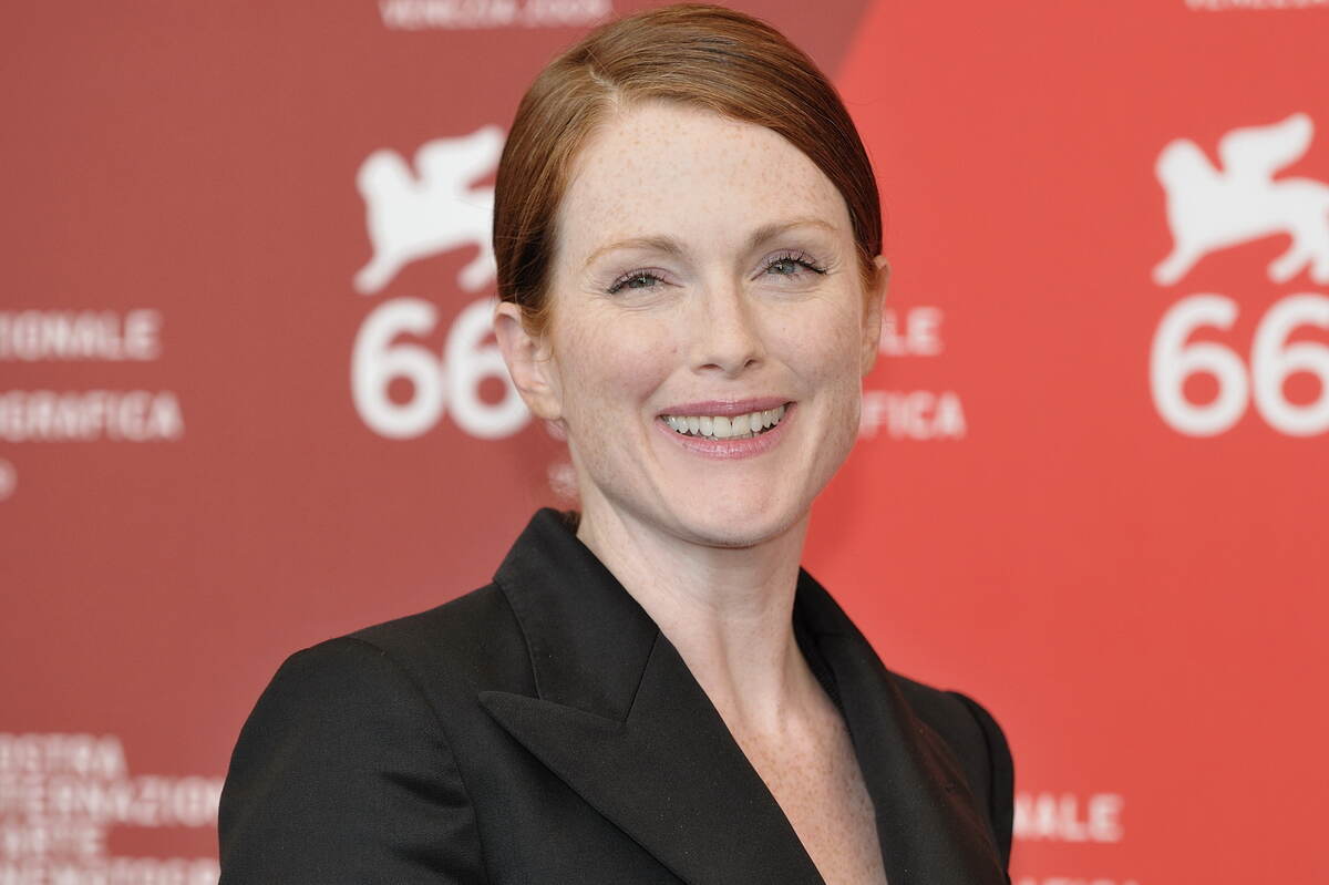 Julianne Moore Net Worth